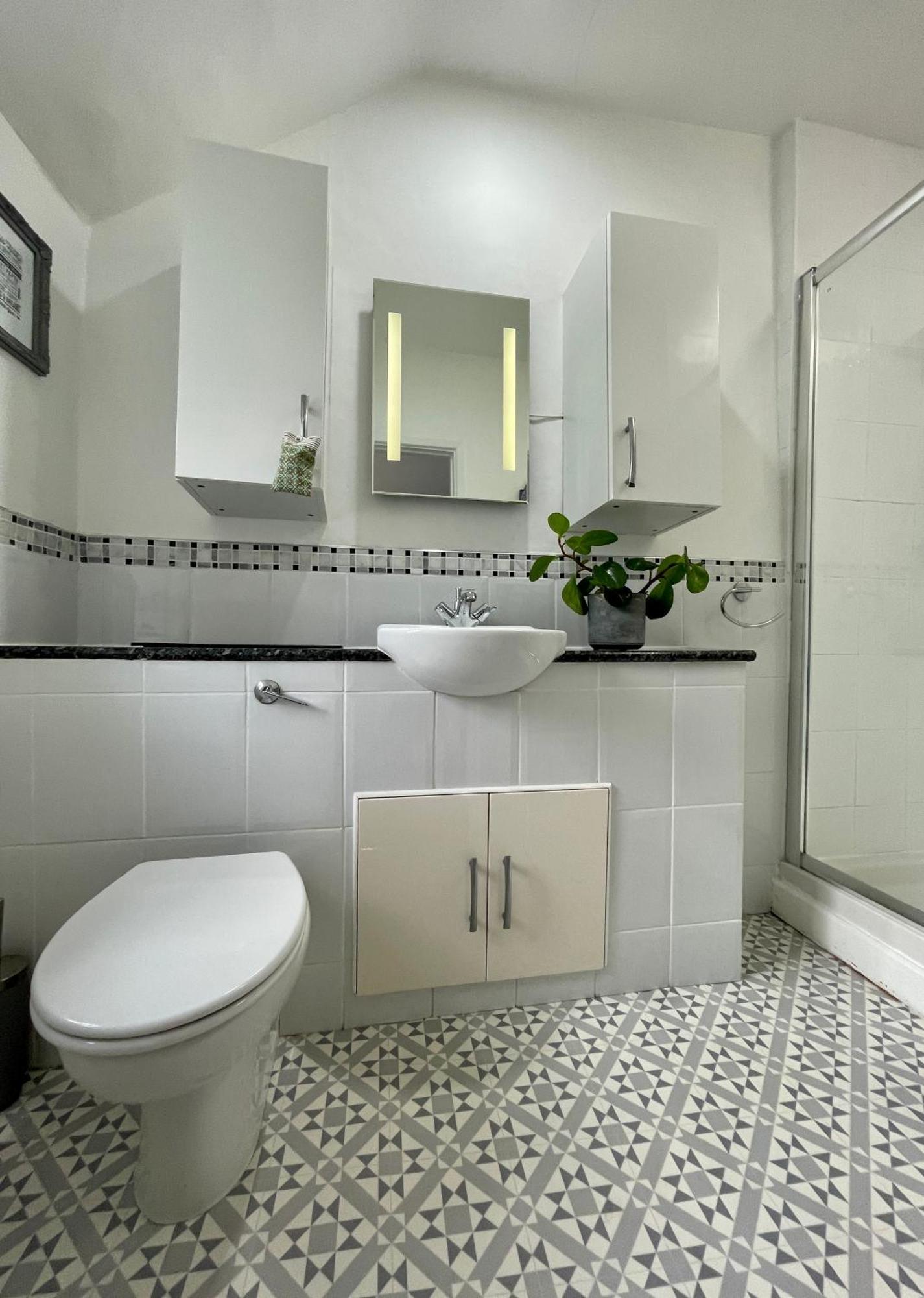 Lake Villa Holiday Cottages 홀스워디 외부 사진